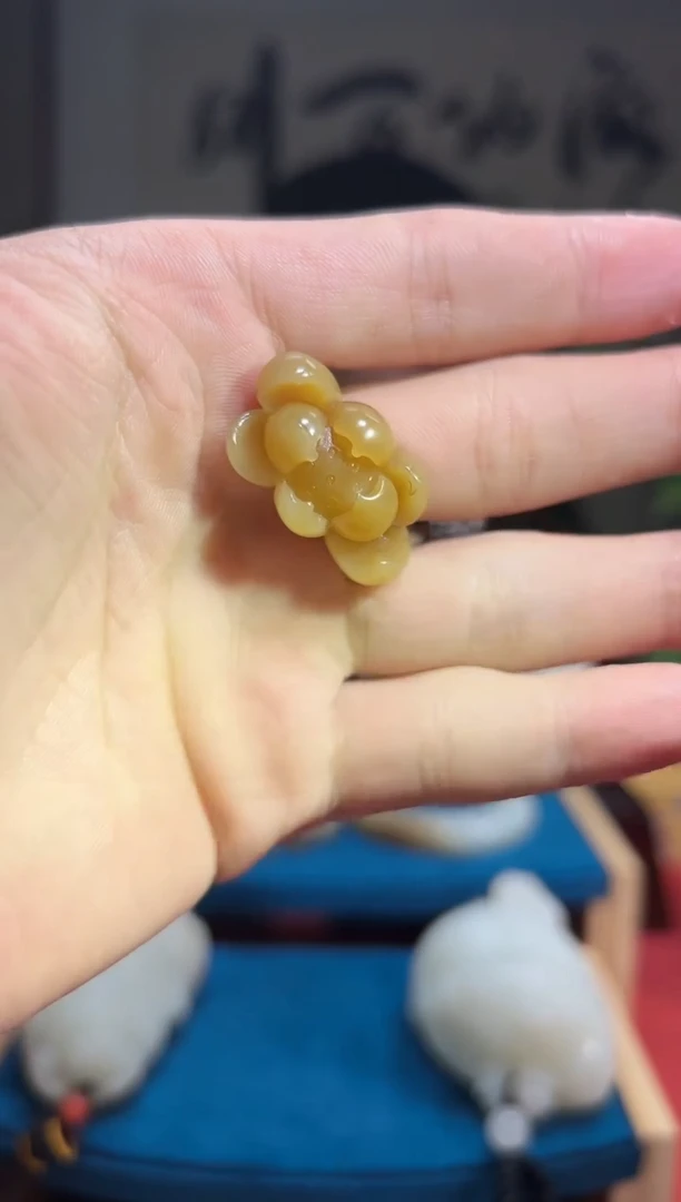 未镶嵌和田玉挂件乐姐（花）16