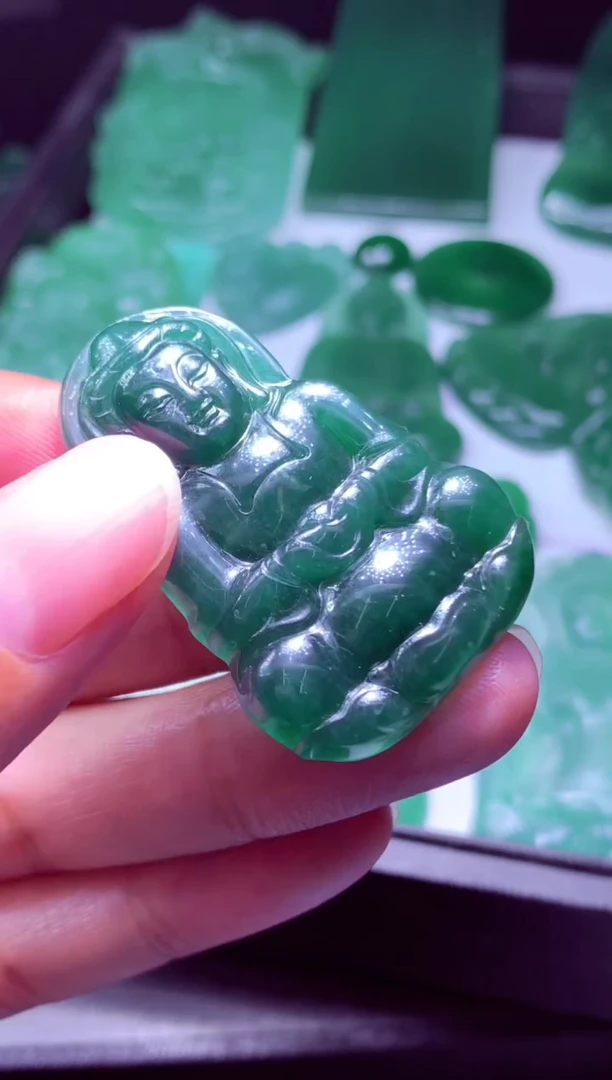 未镶嵌定制翡翠浪**涯天然翡翠A货 官方基地发货