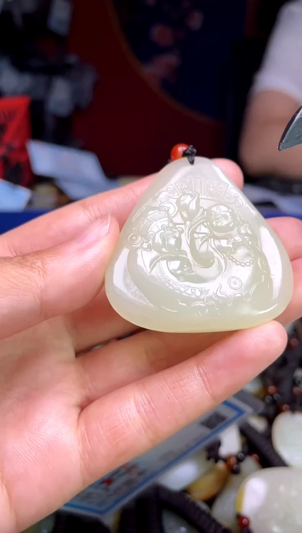 和田玉未镶嵌颈饰1