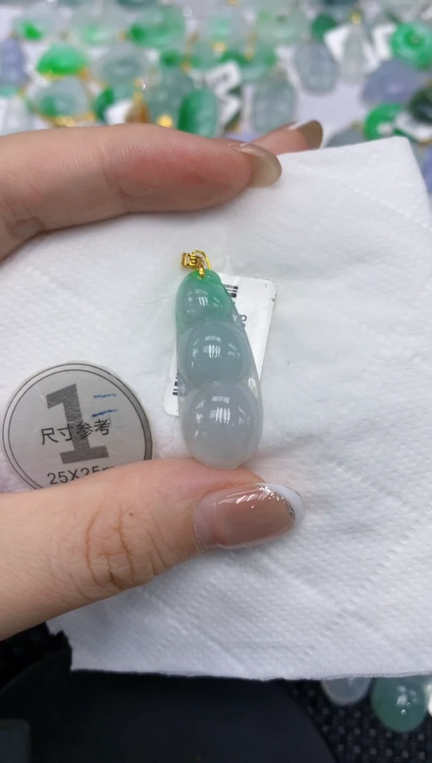 颈饰18K金镶嵌翡翠1111111