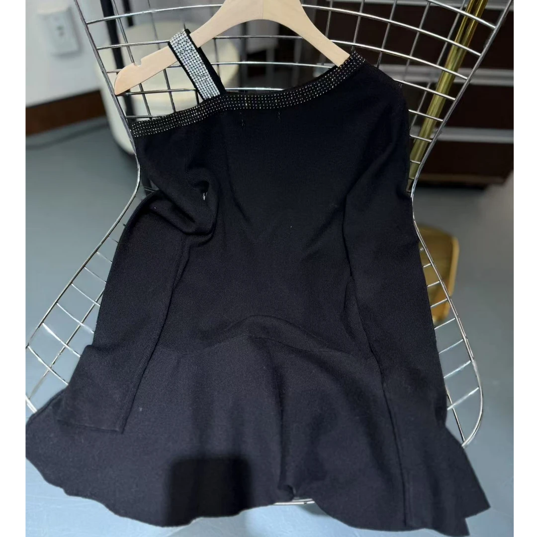 【乔恩清仓】  春秋款黑色吊带针织连衣裙A0421