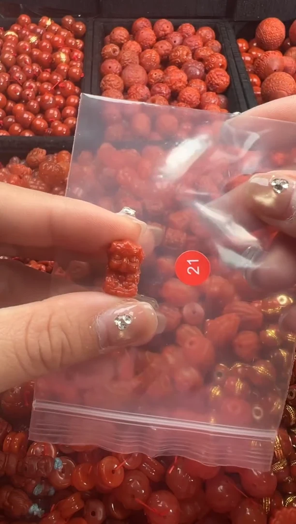 南红玛瑙未镶嵌颈饰1