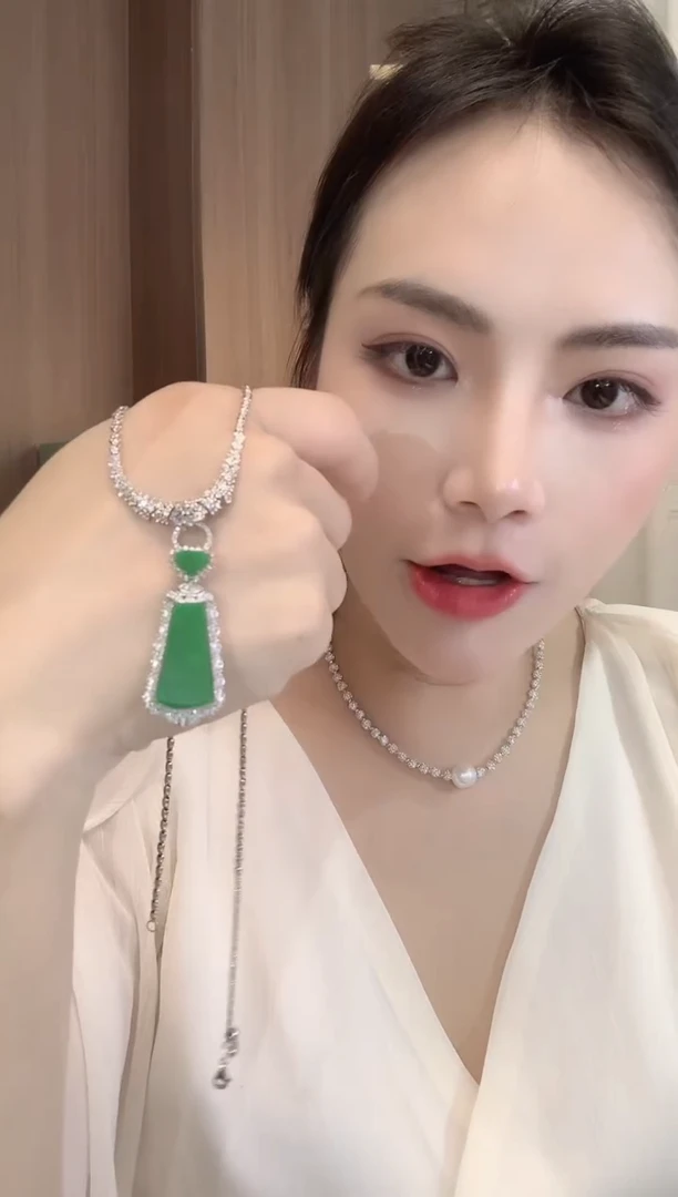 翡翠18K金镶嵌吊坠(不含链)C12