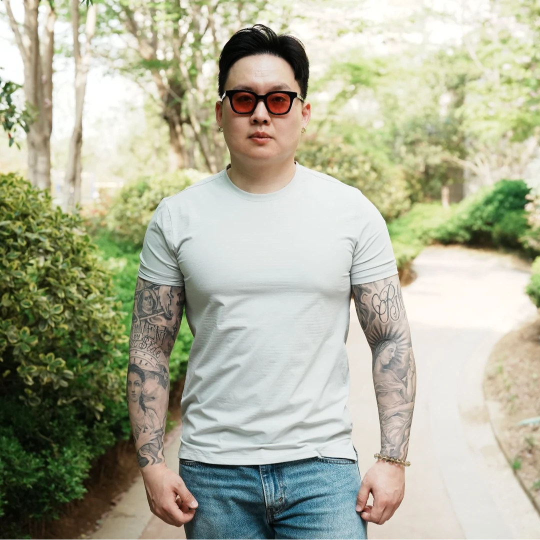 夏季清凉透气爆袖简约感短袖T恤运动健身基础打底显壮显大显肩宽