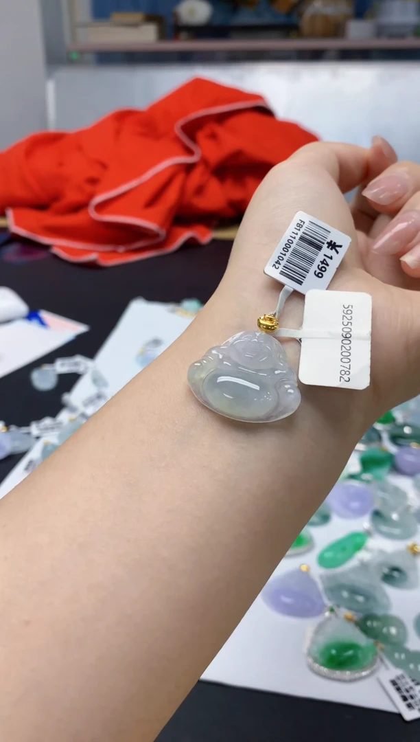 颈饰18K金镶嵌翡翠天然缅甸a货翡翠百元以上9元证书费自理