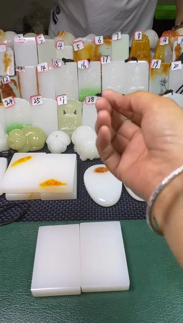 天然玉石未镶嵌颈饰
