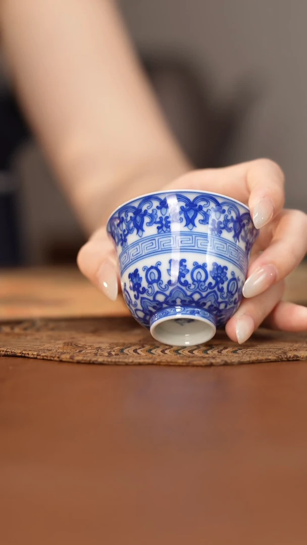 杯看山柴窑青花如意