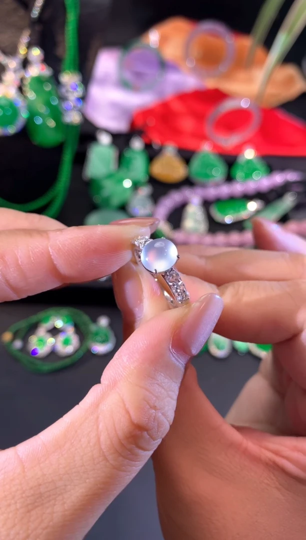 翡翠18K金镶嵌吊坠(赠链)戒指