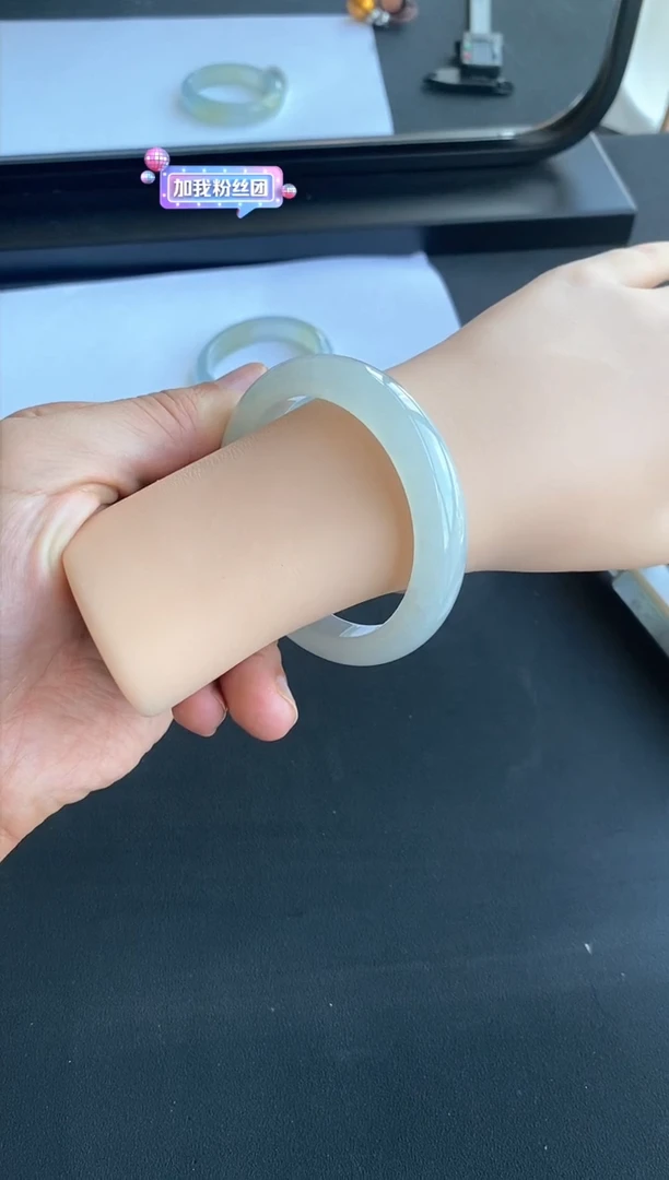 翡翠手镯未镶嵌16号55.8*12.7*9正圈