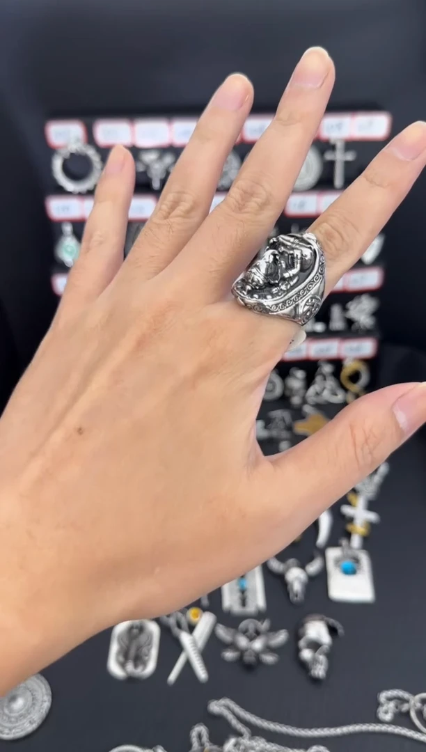 钛钢树脂音****）戒指一个