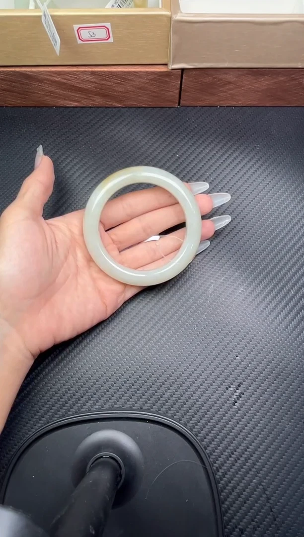 未镶嵌手镯和田玉且末金山微色差58手镯M