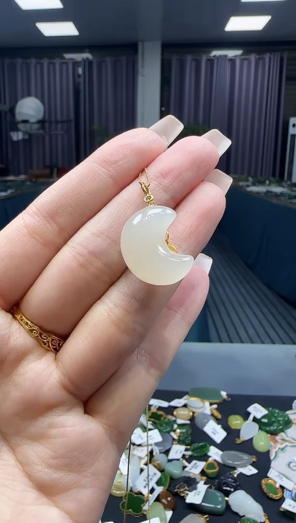 和田玉18K金镶嵌挂件1