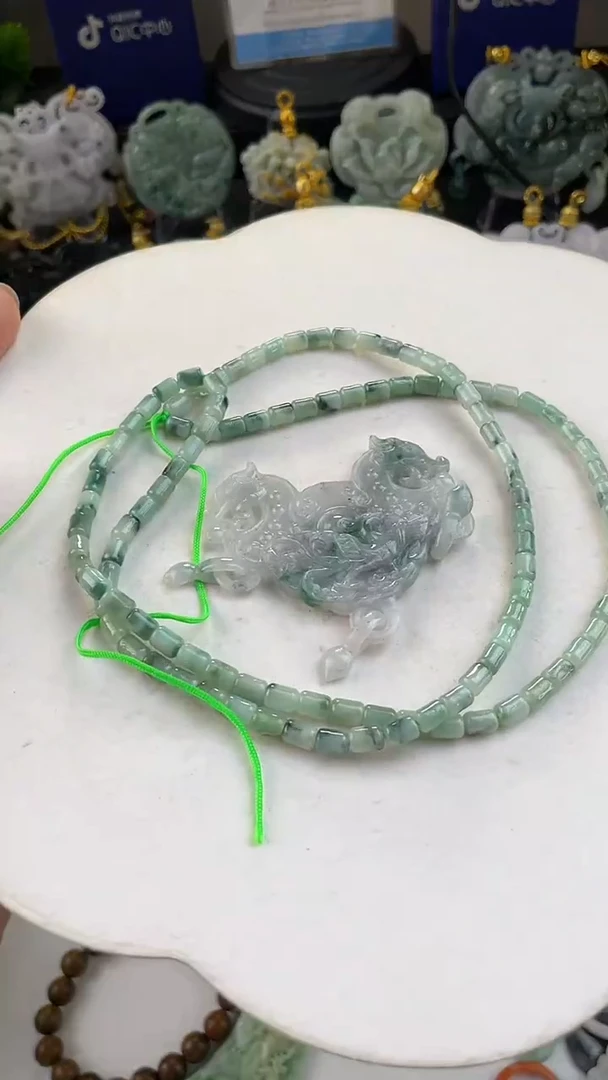 翡翠未镶嵌颈饰W***y定制翡翠288