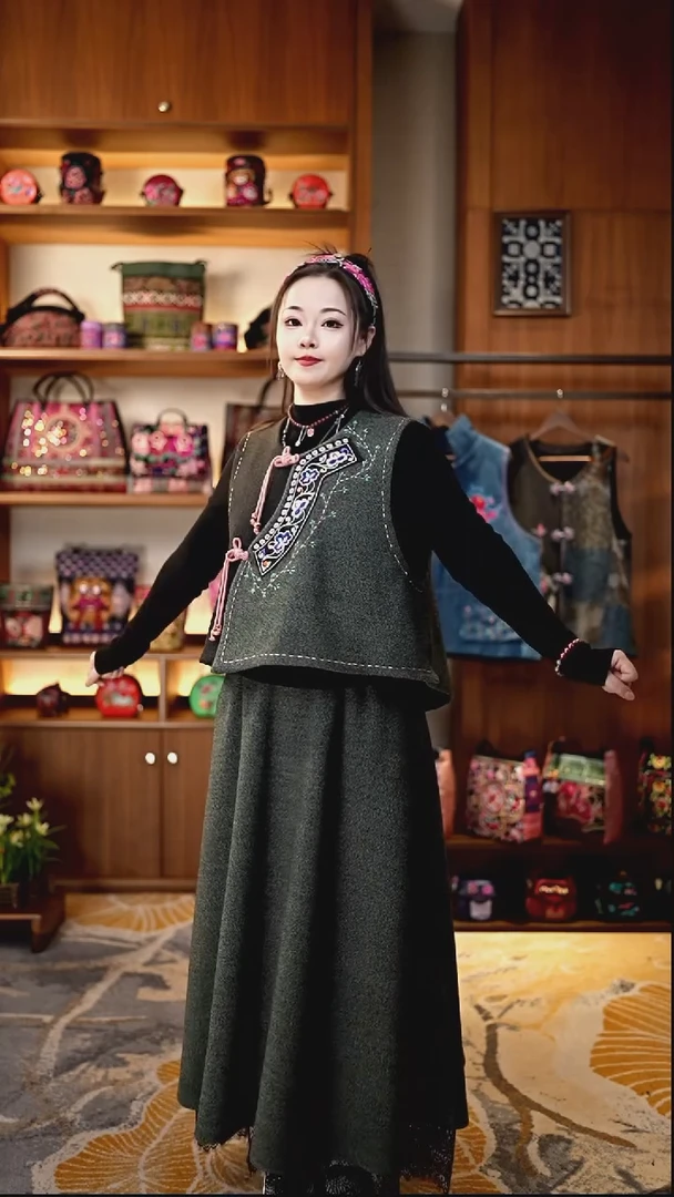 刺绣私人定制苗族手工一套衣服裙子Z9820