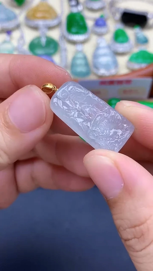 颈饰18K金镶嵌翡翠46-中国好珍宝