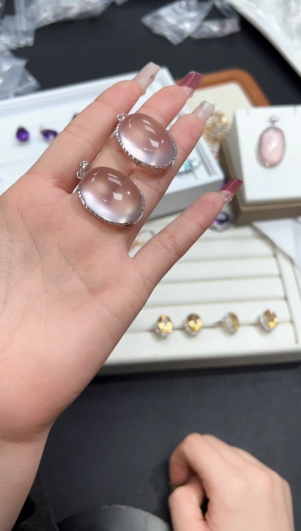 【闪购商品】水晶吊坠(不含链)银S925镶嵌96o多样性发其一/1个