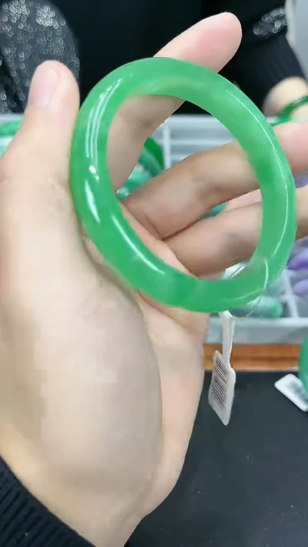 【闪购商品】砖雕s50 白底青手镯 圈口59.4