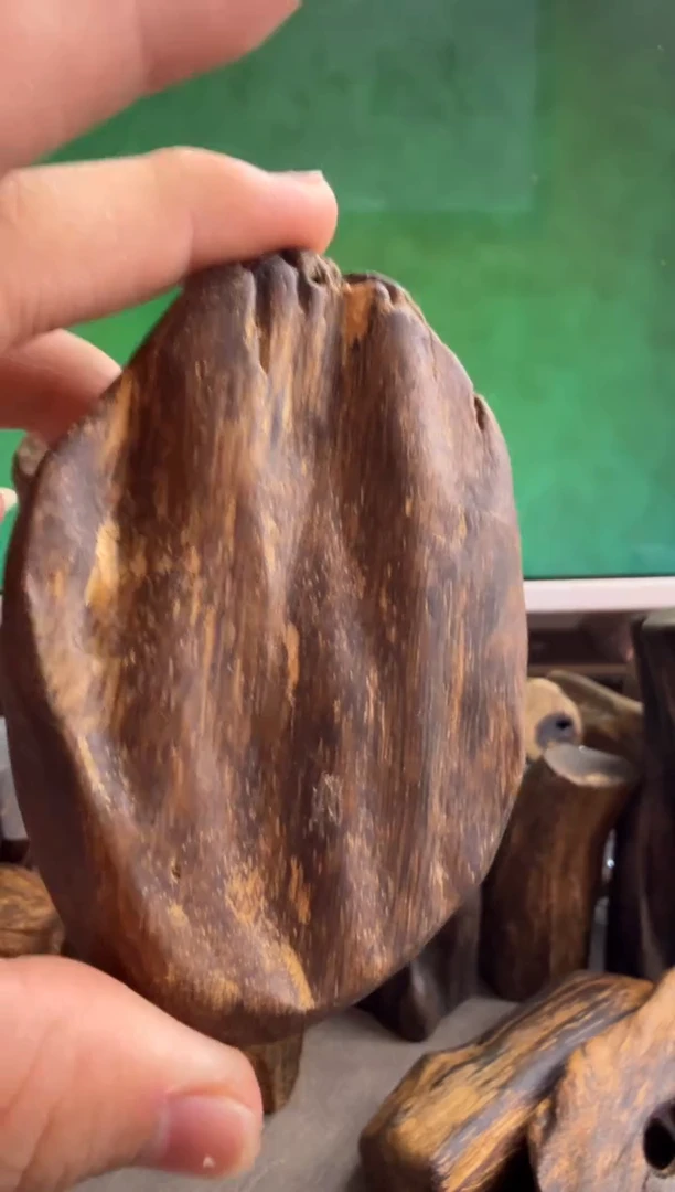 沉香手把件越南多样性发一