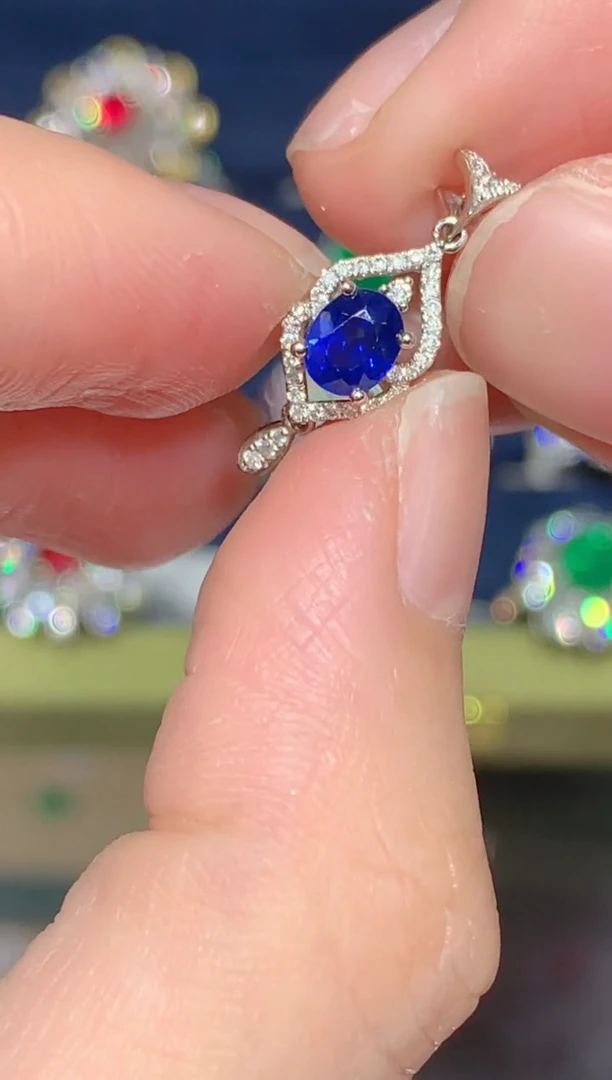 【闪购商品】蓝宝石吊坠(不含链)18K金镶嵌0.6CT