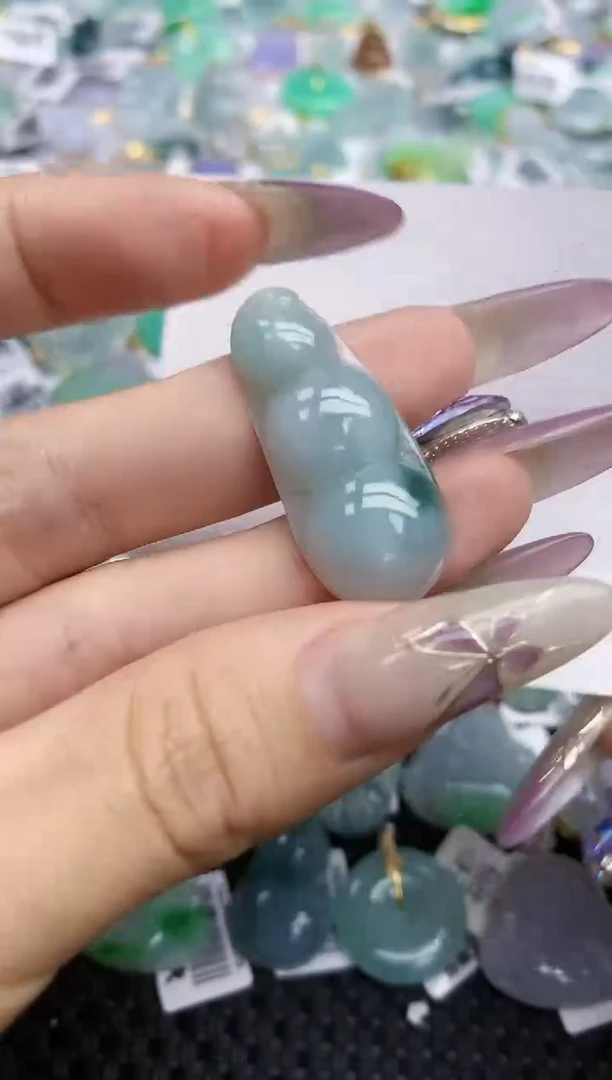 翡翠挂件未镶嵌15    天然翡翠A货