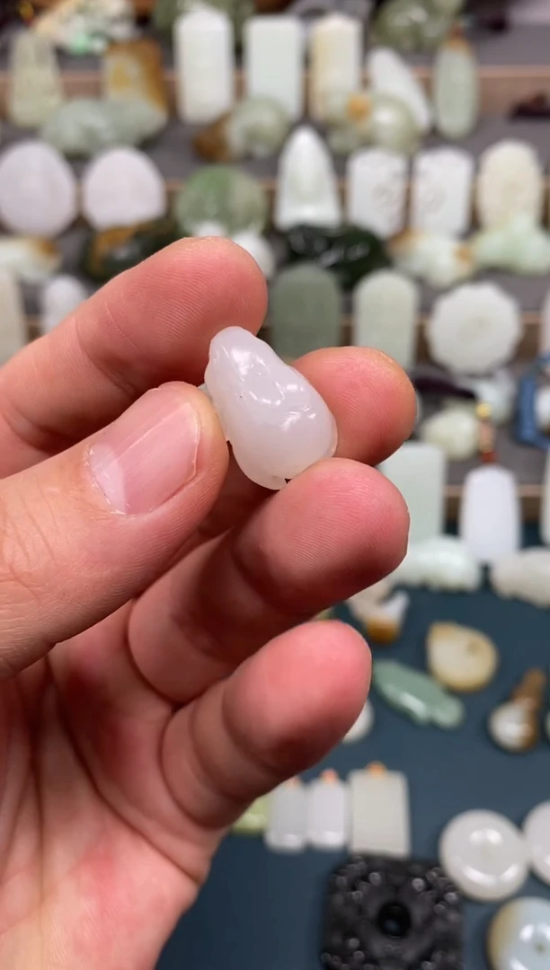 【闪购商品】和田玉颈饰未镶嵌小白兔