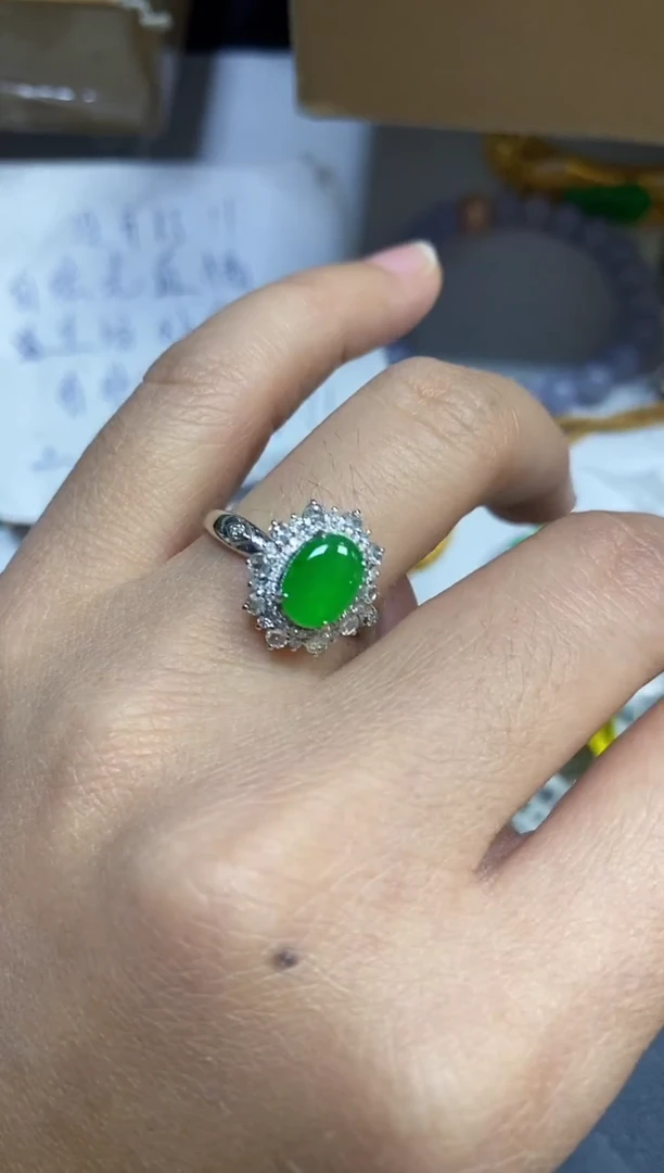 18K金镶嵌戒指翡翠安*18K金镶嵌 戒指 翡翠