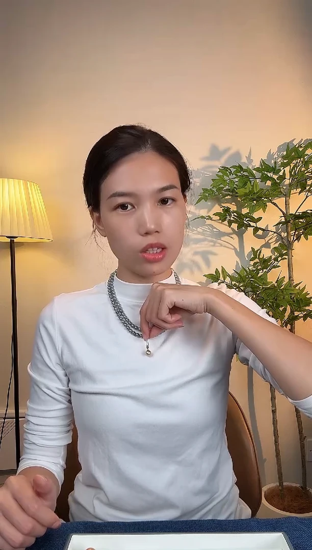 18K金镶嵌吊坠(不含链)海水珍珠11