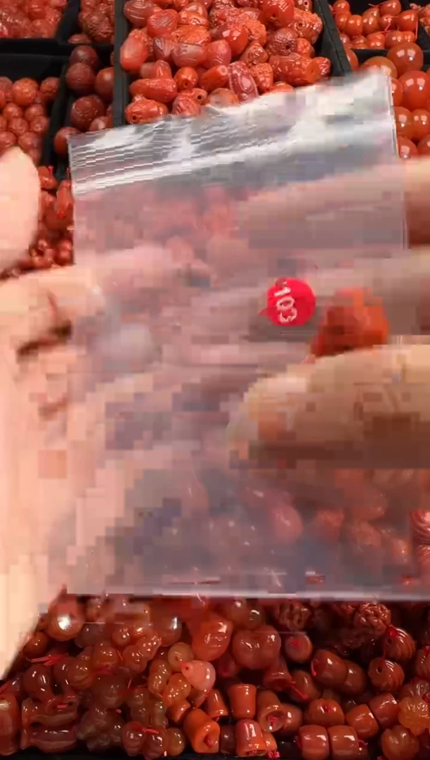 南红玛瑙未镶嵌颈饰1