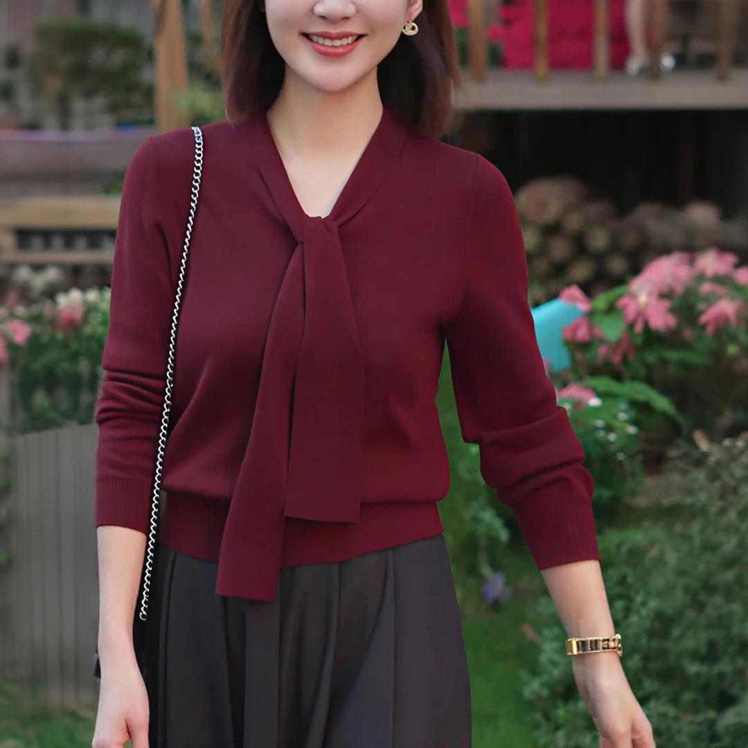 秋冬新款时尚纯色领巾设计V领套头宽松针织衫轻奢高级气质毛衣女