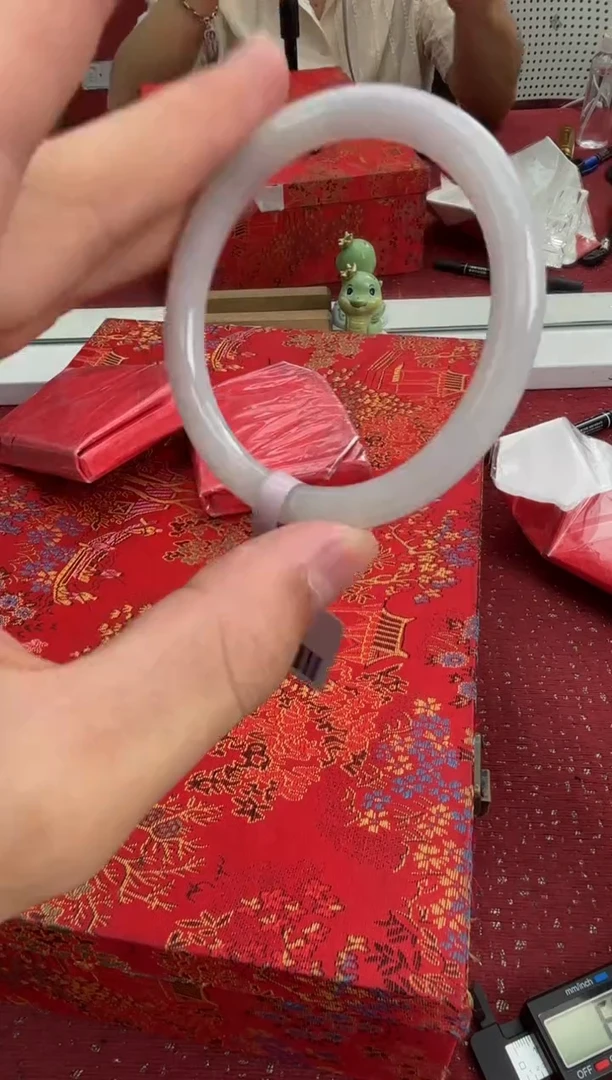 翡翠手镯（圆镯）未镶嵌34手镯