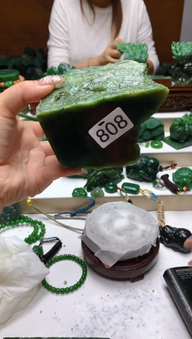 未镶嵌和田玉（碧玉）珠宝半成品1