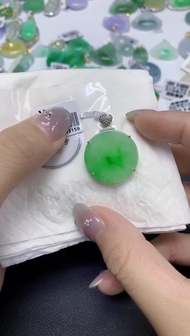 颈饰18K金镶嵌翡翠天然缅甸翡翠A货百元以上9元证书费自理