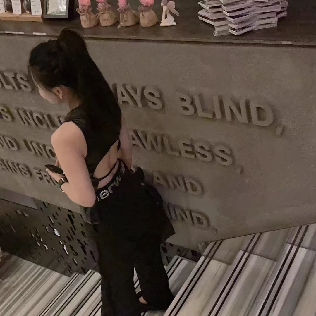 儒一 小众露背背心