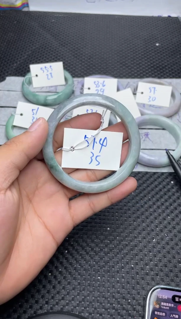 未镶嵌手镯翡翠35