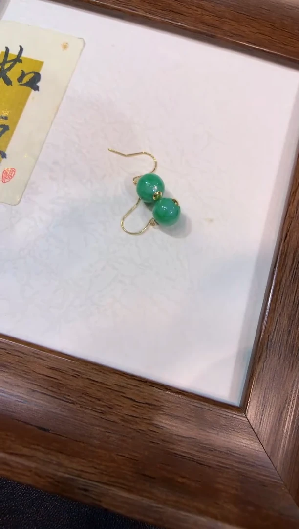 18K金镶嵌翡翠耳饰耳钩