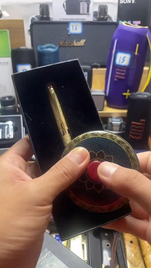 瓷片闪购商品 如图所示
