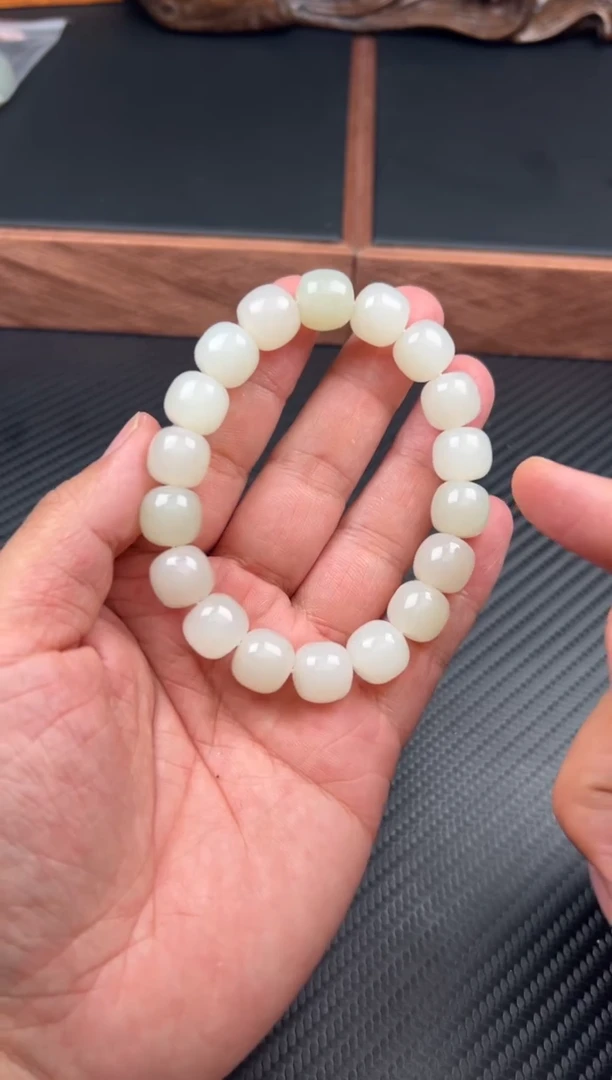 手串未镶嵌和田玉黑山微色差卡12老型珠J