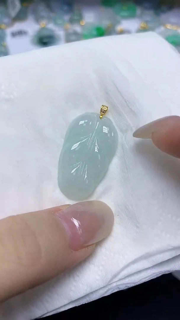 翡翠18K金镶嵌颈饰天然缅甸翡翠A货