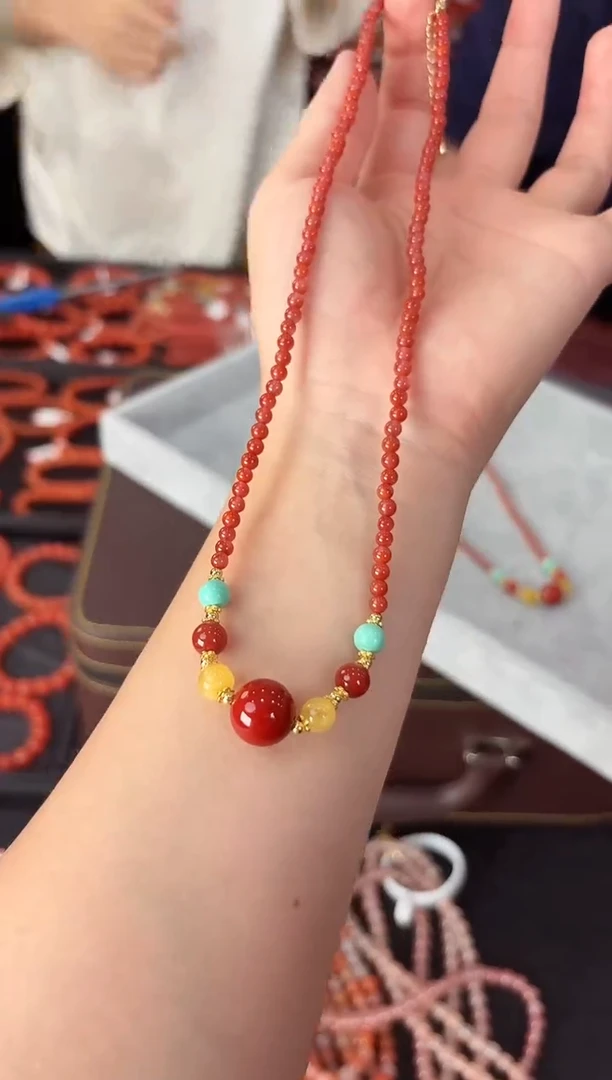 颈饰未镶嵌南红玛瑙110001056