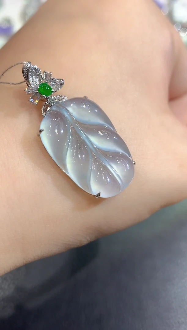 颈饰18K金镶嵌翡翠70-吊坠