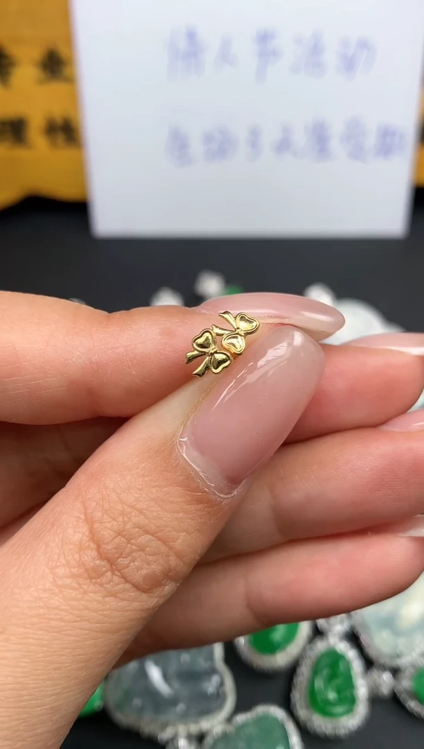 【闪购商品】翡翠颈饰18K金镶嵌蝴蝶结
