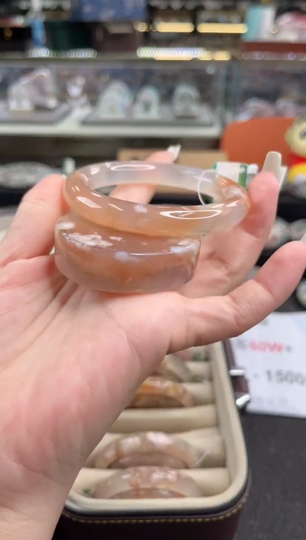 石英质玉手镯未镶嵌56圈口（赠品镯心）6110036