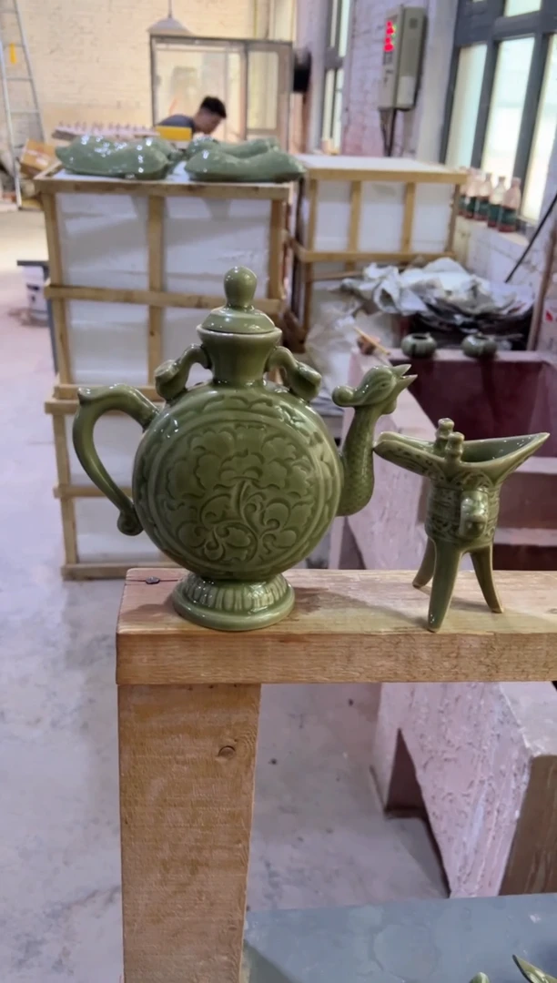 微瑕耀州窑青瓷凤鸣壶+爵杯