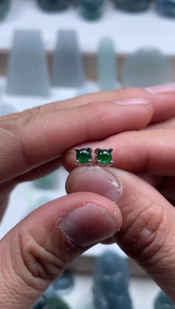 颈饰未镶嵌翡翠天然翡翠A货