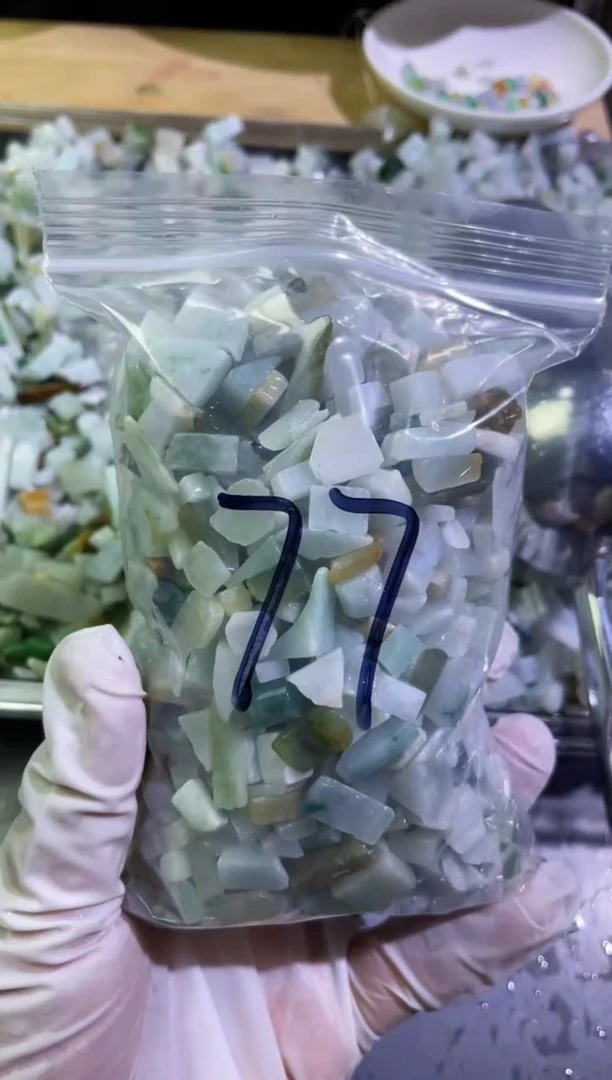【闪购商品】翡翠颈饰未镶嵌天然翡翠迷你号500克77