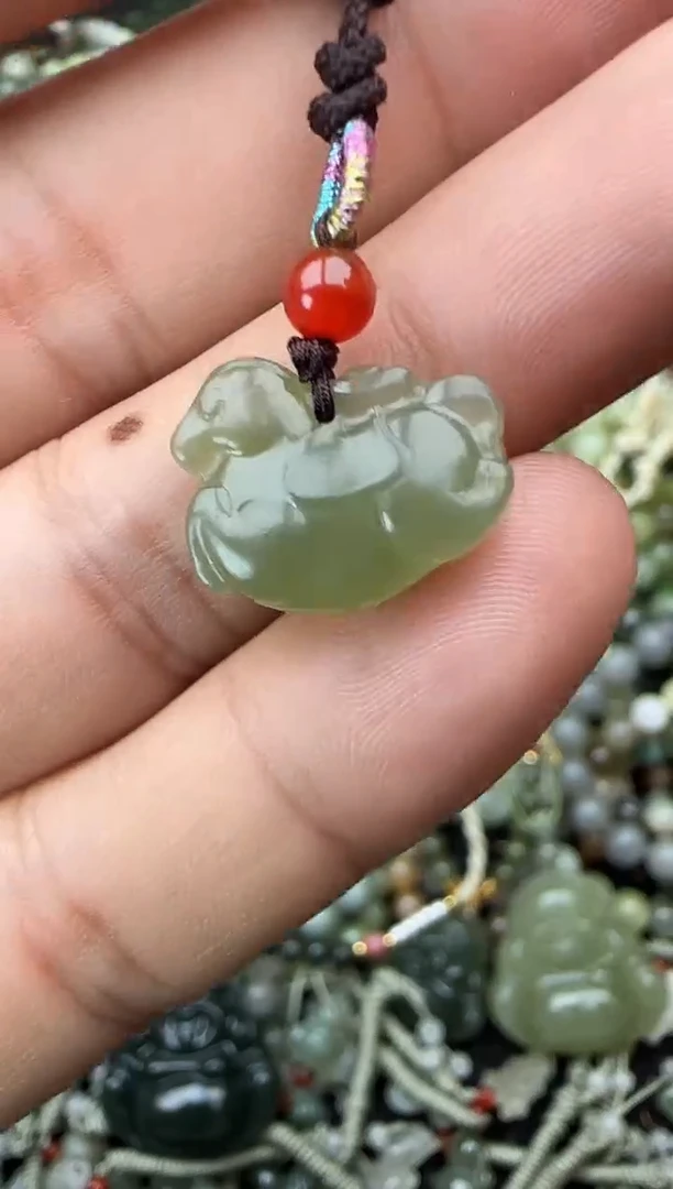 颈饰未镶嵌和田玉拍一发一