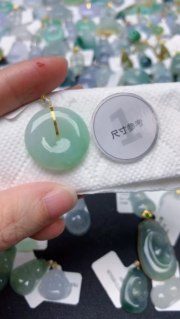 颈饰18K金镶嵌翡翠天然缅甸A货翡翠