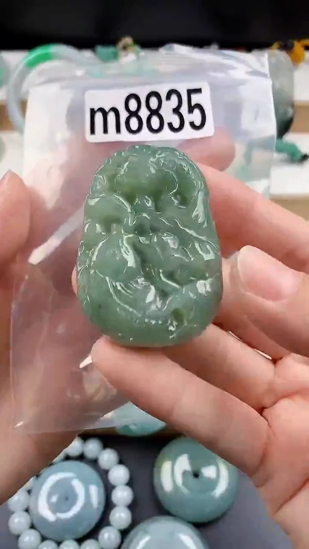 颈饰未镶嵌翡翠天然翡翠吊坠挂件