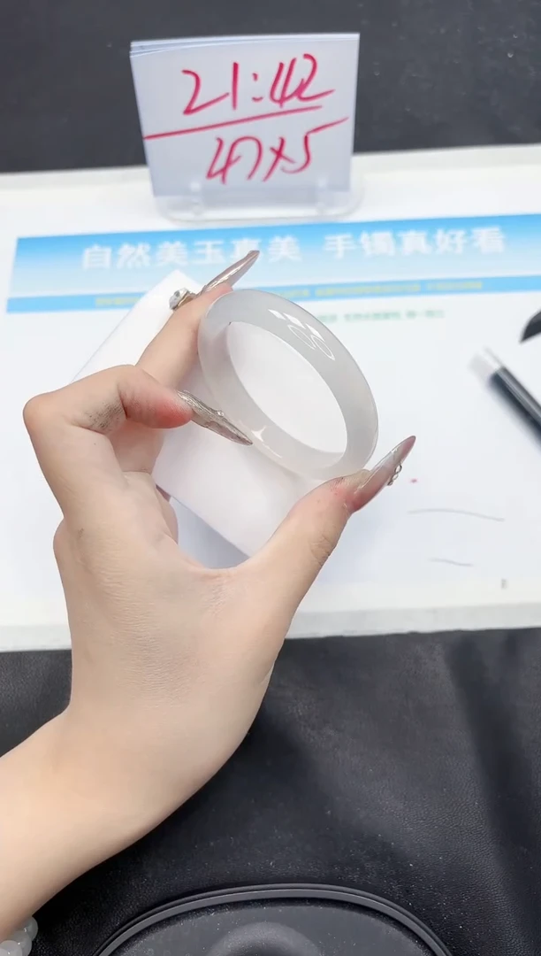 【闪购商品】石英质玉手镯未镶嵌116-52.5