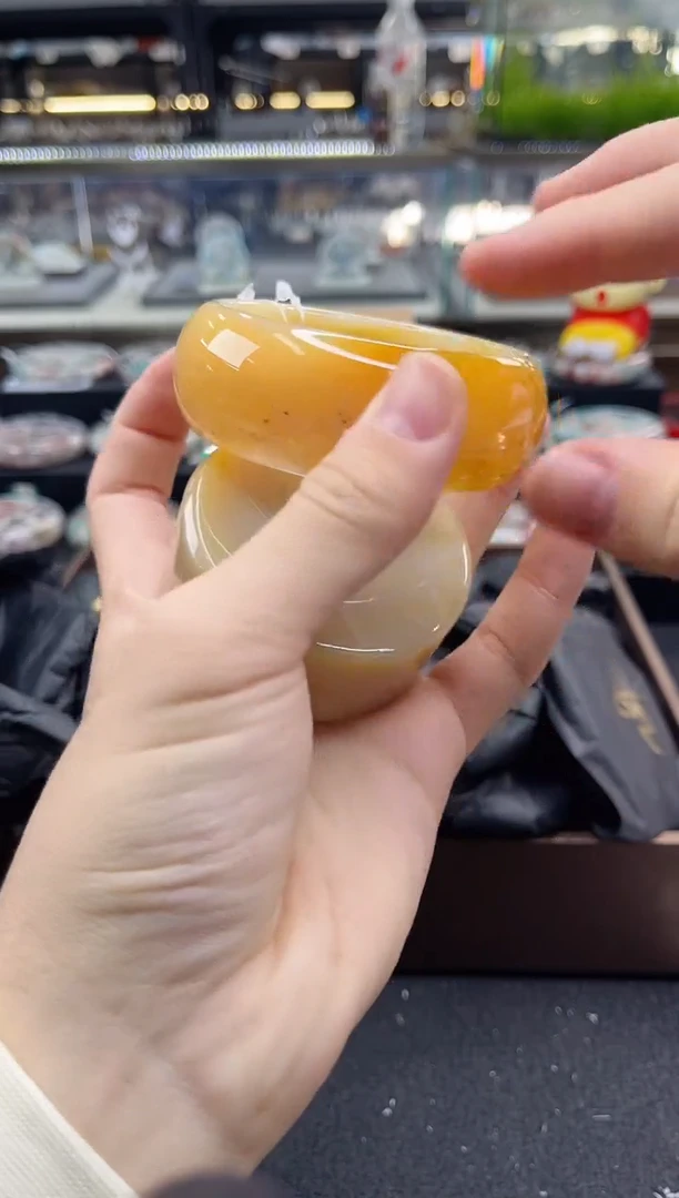 未镶嵌手镯石英质玉六*六圈口（赠品镯心）